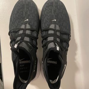 Barely worn mens Nike Offset